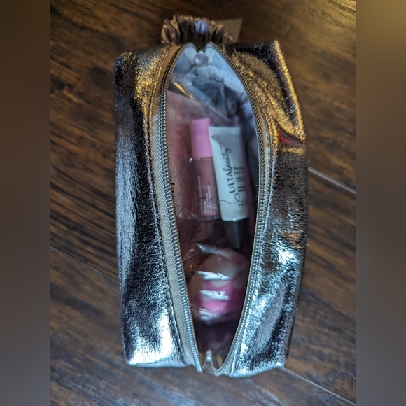 Ulta Beauty Collection 8 Piece Makeup Gift Set With Silver Bag. NWT - Picture 2 of 8